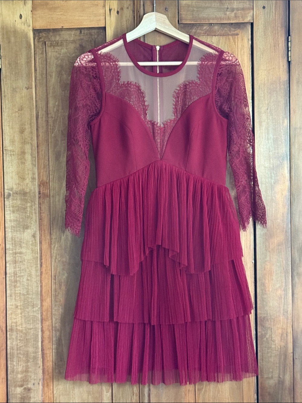 Three Floor Sz 6 Burgundy Lace & Tiered Tulle Long Sleeve Dress Evening Wear
